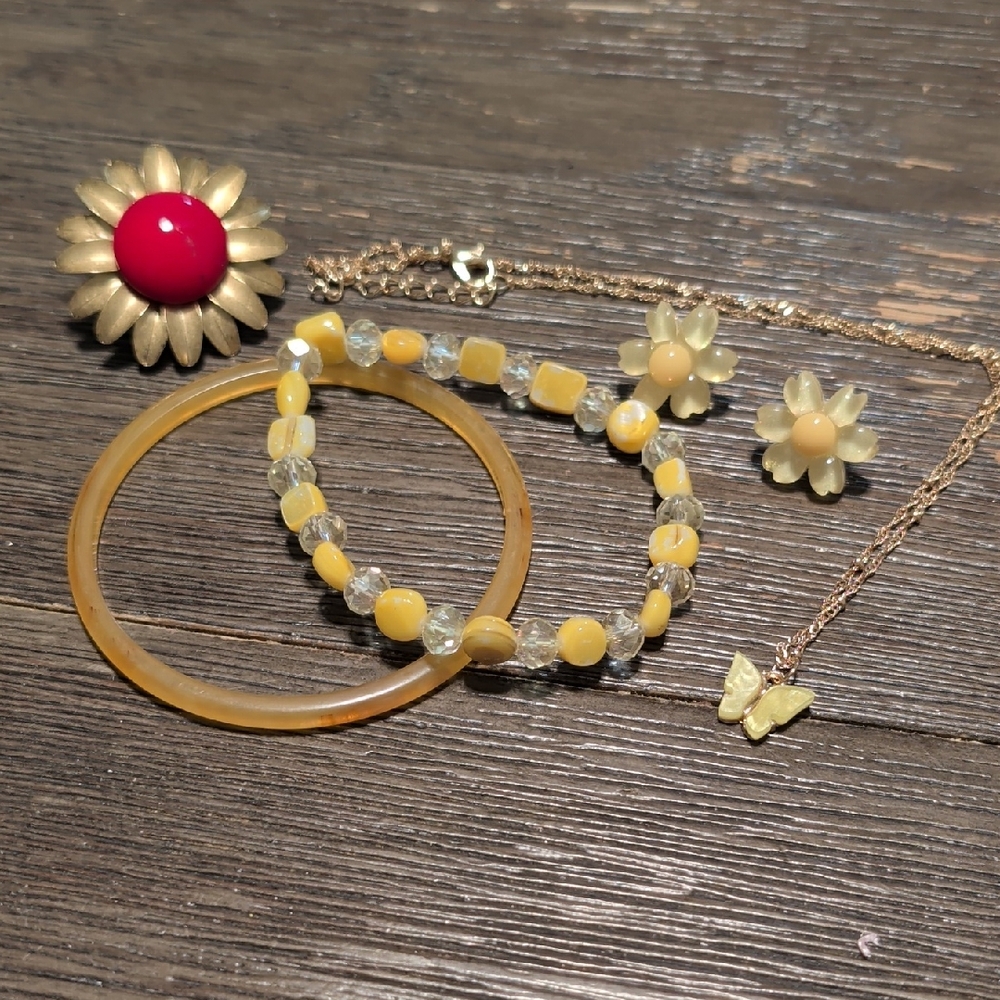 Chic Yellow Bracelet Set with Floral Accents - Picture 2 of 6